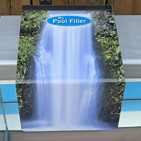 short video of a My Pool Filler swimming pool filler and swimming pool leveler in action in a small tank, some water is removed and the My Pool Filler refills the water, returning the level of the water to the preset fill level